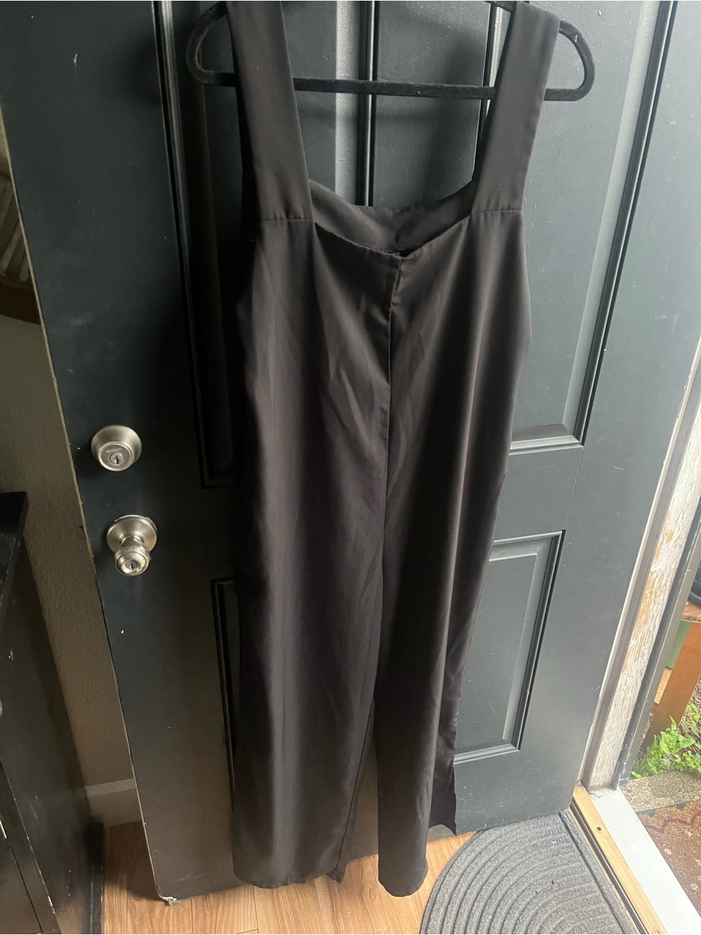 Wide-Leg Black Jumpsuit with Wide Straps